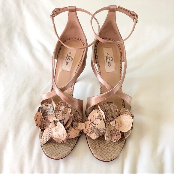 Valentino Garavani Snakeskin Flower Satin Heels - Picture 13 of 13